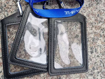 黑色通用皮質(zhì)卡套，雙面透明卡位皮套,深藍(lán)色滌綸掛繩工作證皮
